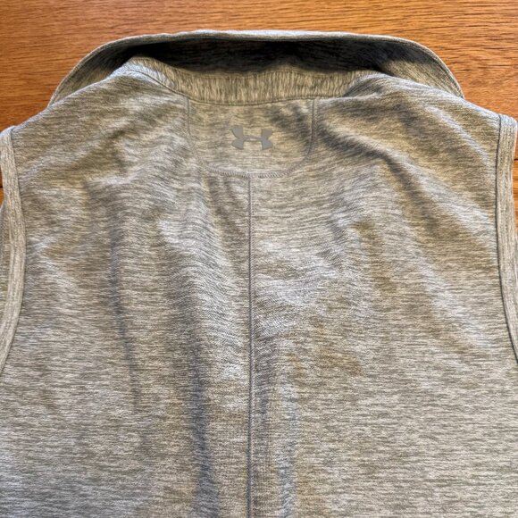 Heart Gear sleeveless top - Picture 3 of 3